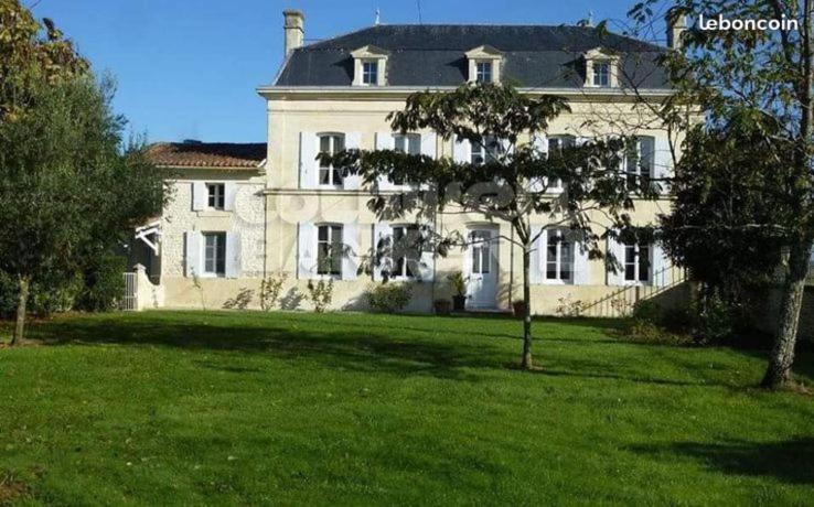 TanzacLe Domaine De Bellevue住宿加早餐旅馆 外观 照片